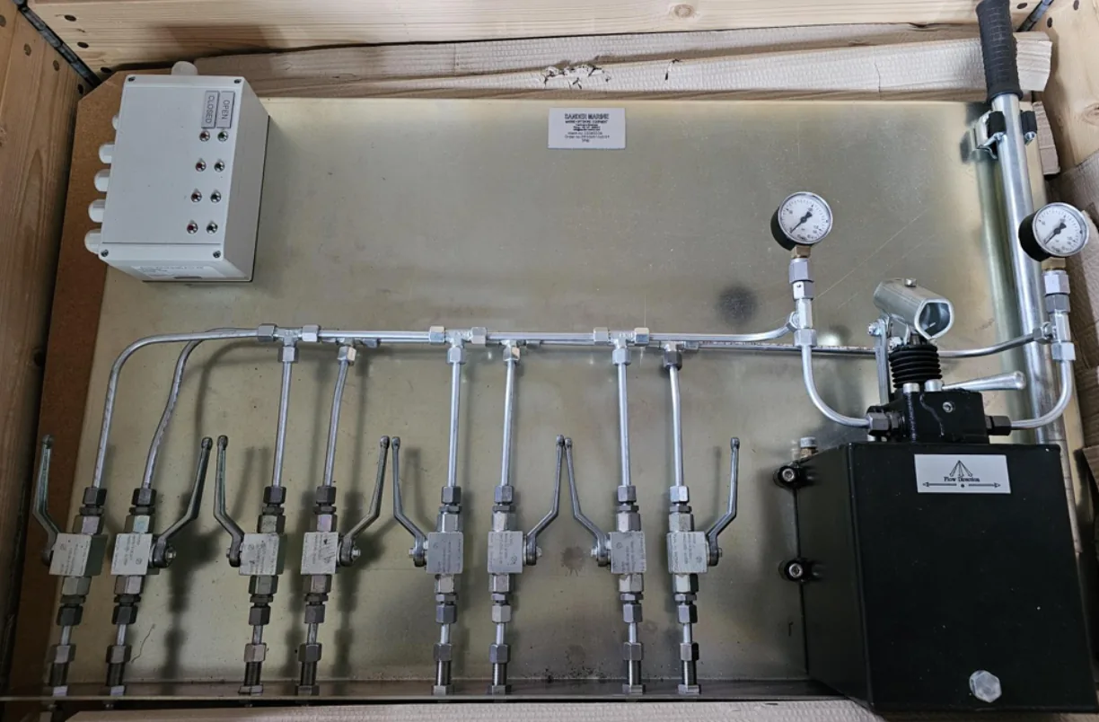 Hydraulisk og pneumatisk veggpanel